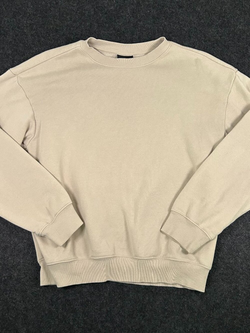 H&M Relaxed Fit Beige Crewneck Sweatshirt Neutral Pullover Size XS